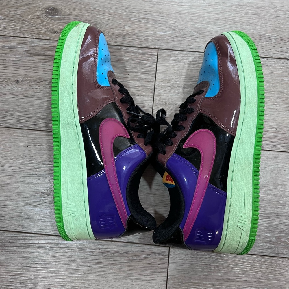 Nike Air Force sneakers-pics show all wear and tear accurately